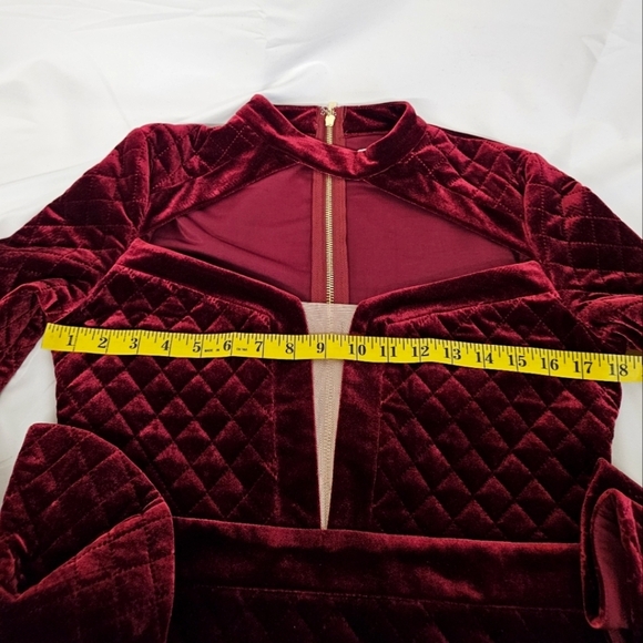 Miss Circle New York Lulia Wine Flare Sleeve Quilted Red Velvet Dress Sz Large - Picture 9 of 11
